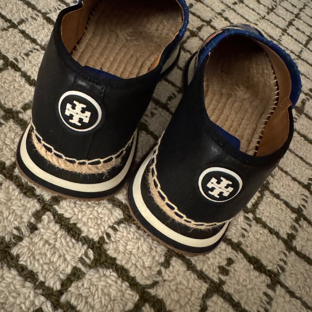 Torry Burch tea rose trainers - Picture 3 of 4